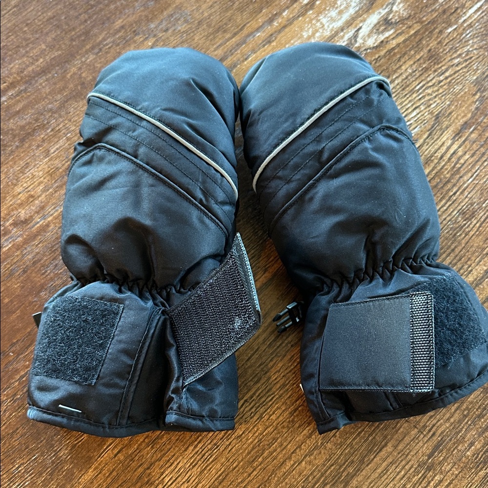 Nwot. Hot paws mittens
